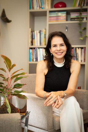 Cristina Ruffino no consultório